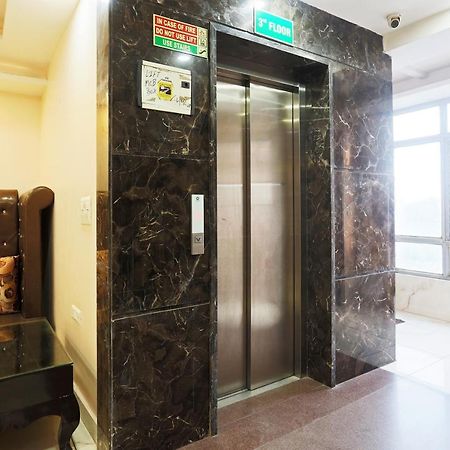 Capital O 23188 Glory Villa Ню Делхи Екстериор снимка