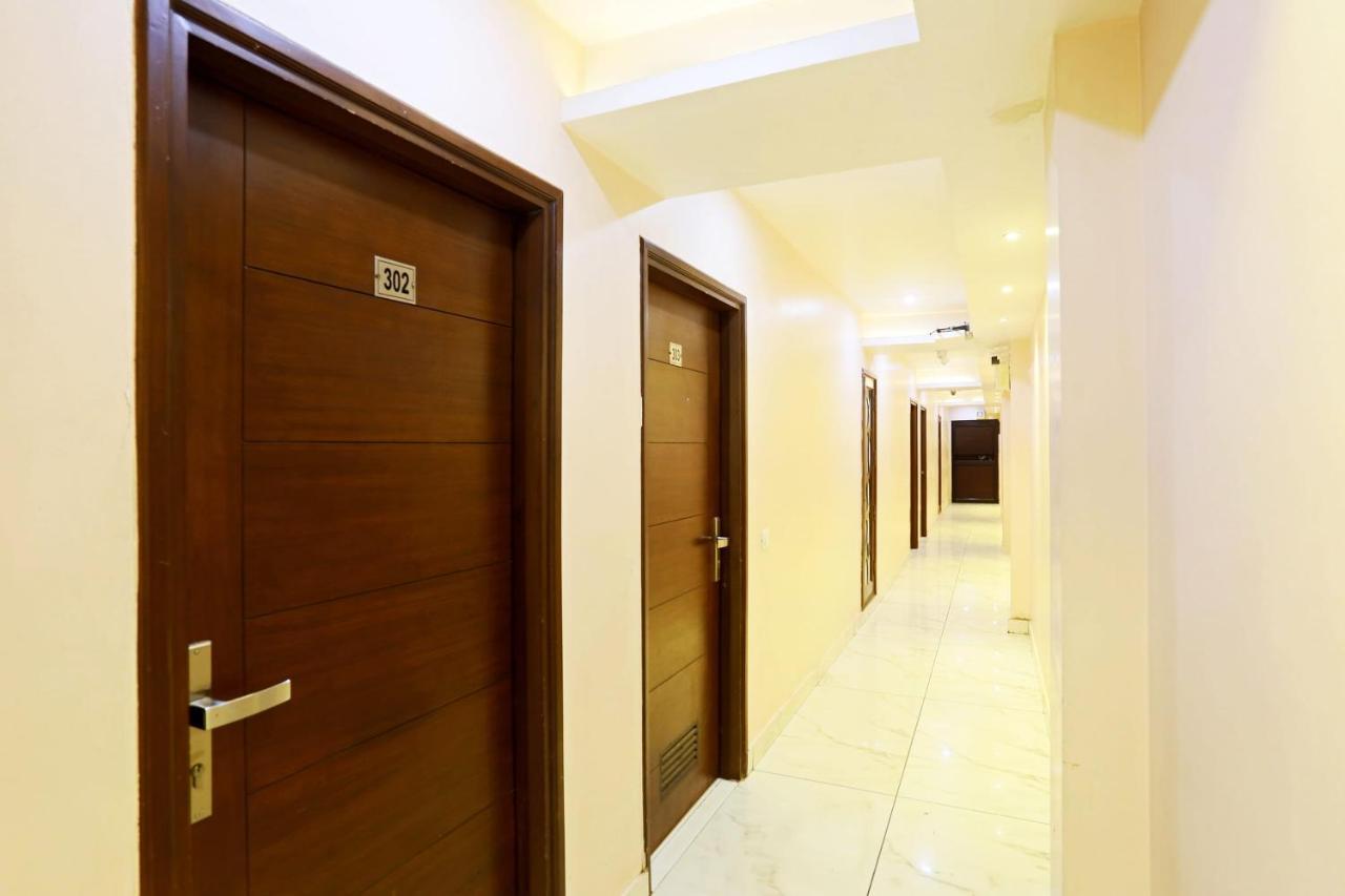 Capital O 23188 Glory Villa Ню Делхи Екстериор снимка